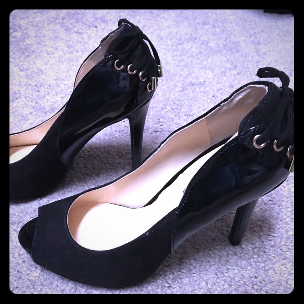 Black Guess heels 👠